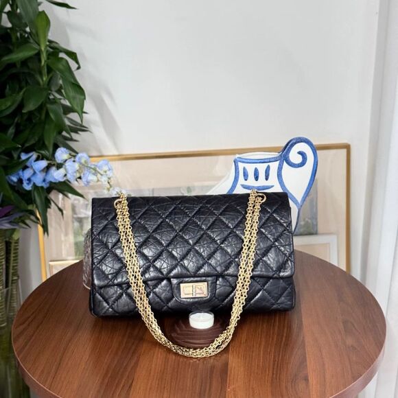 Chanel Women Pre-Loved Bag Very Good Condition - Picture 2 of 9